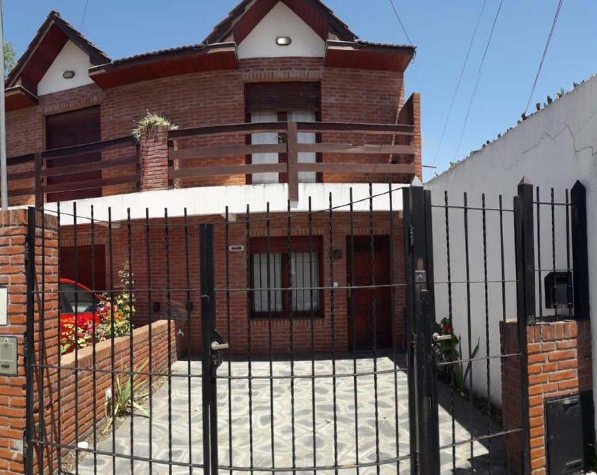 Duplex 3 amb. con patio y cochera