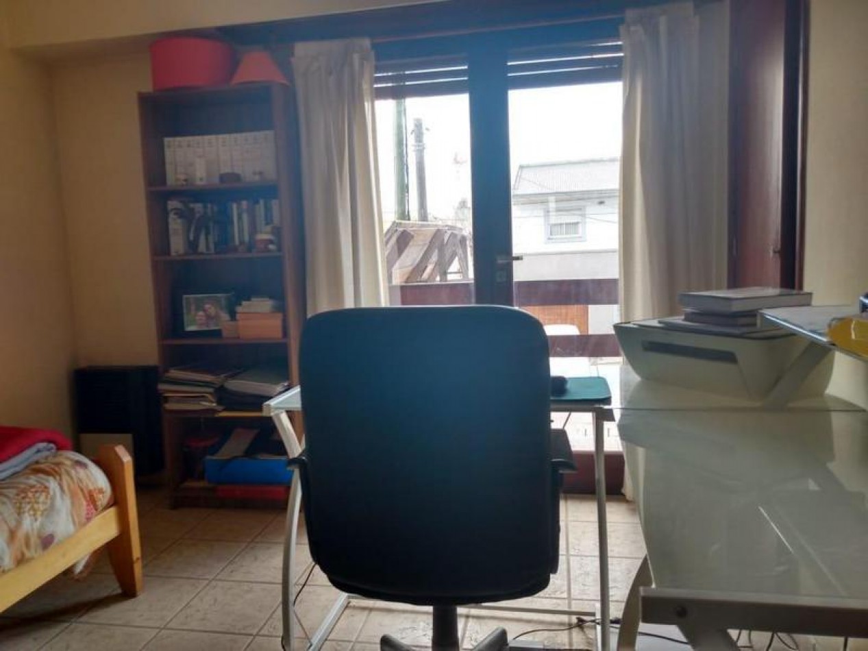 Duplex 3 amb. con patio y cochera