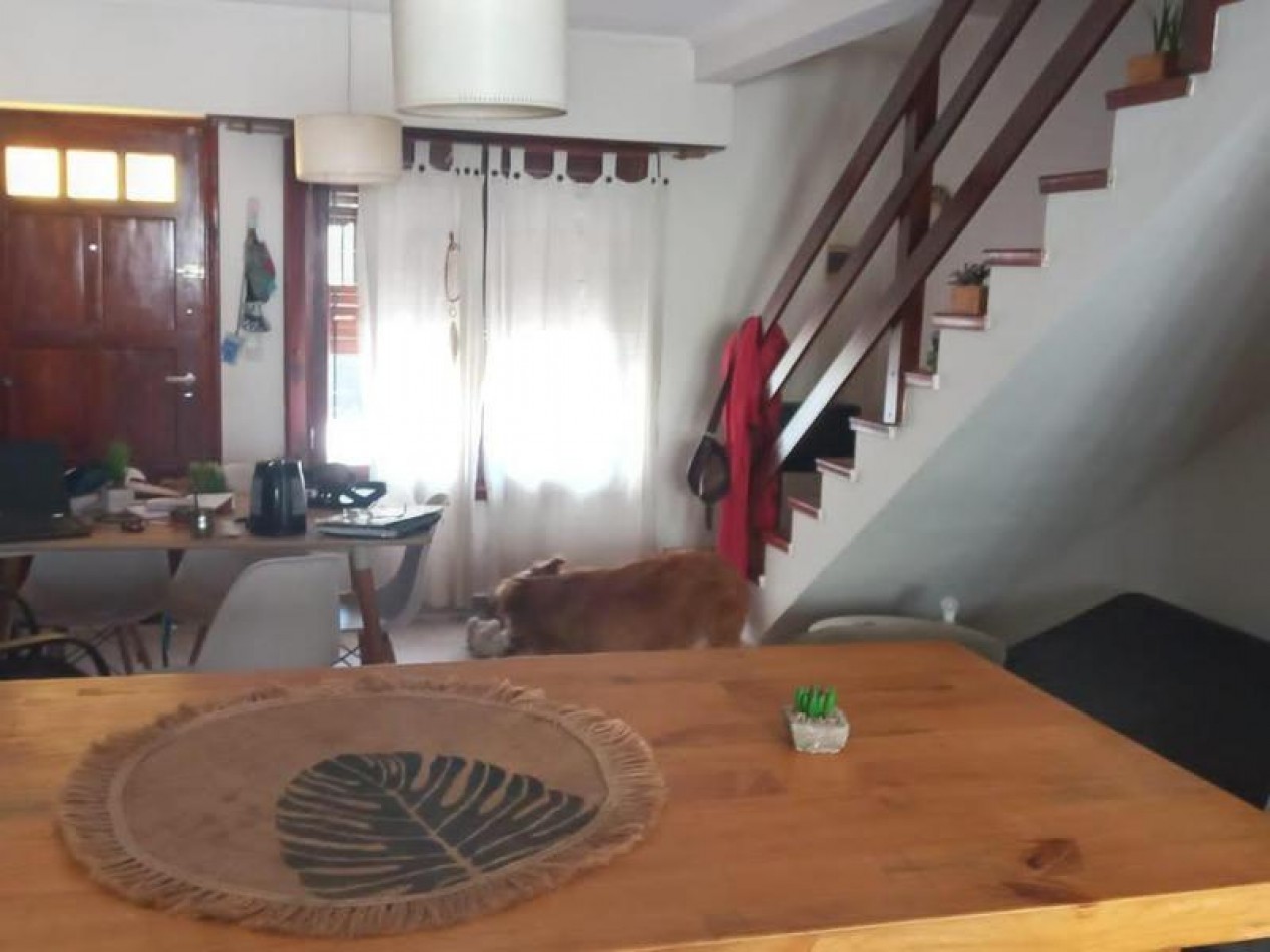 Duplex 3 amb. con patio y cochera