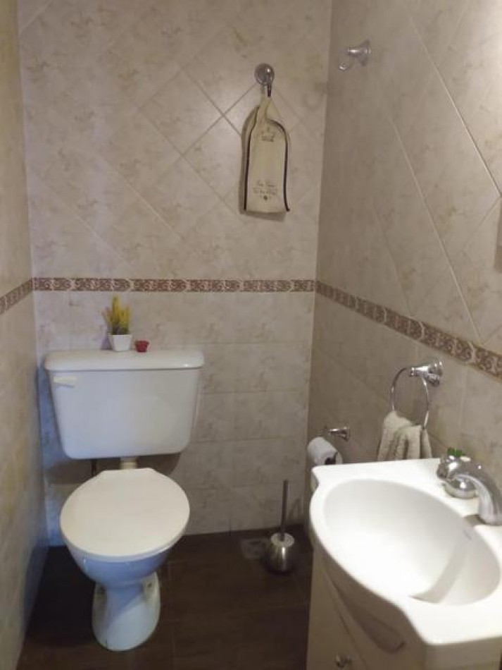 Duplex 3 amb. con patio y cochera