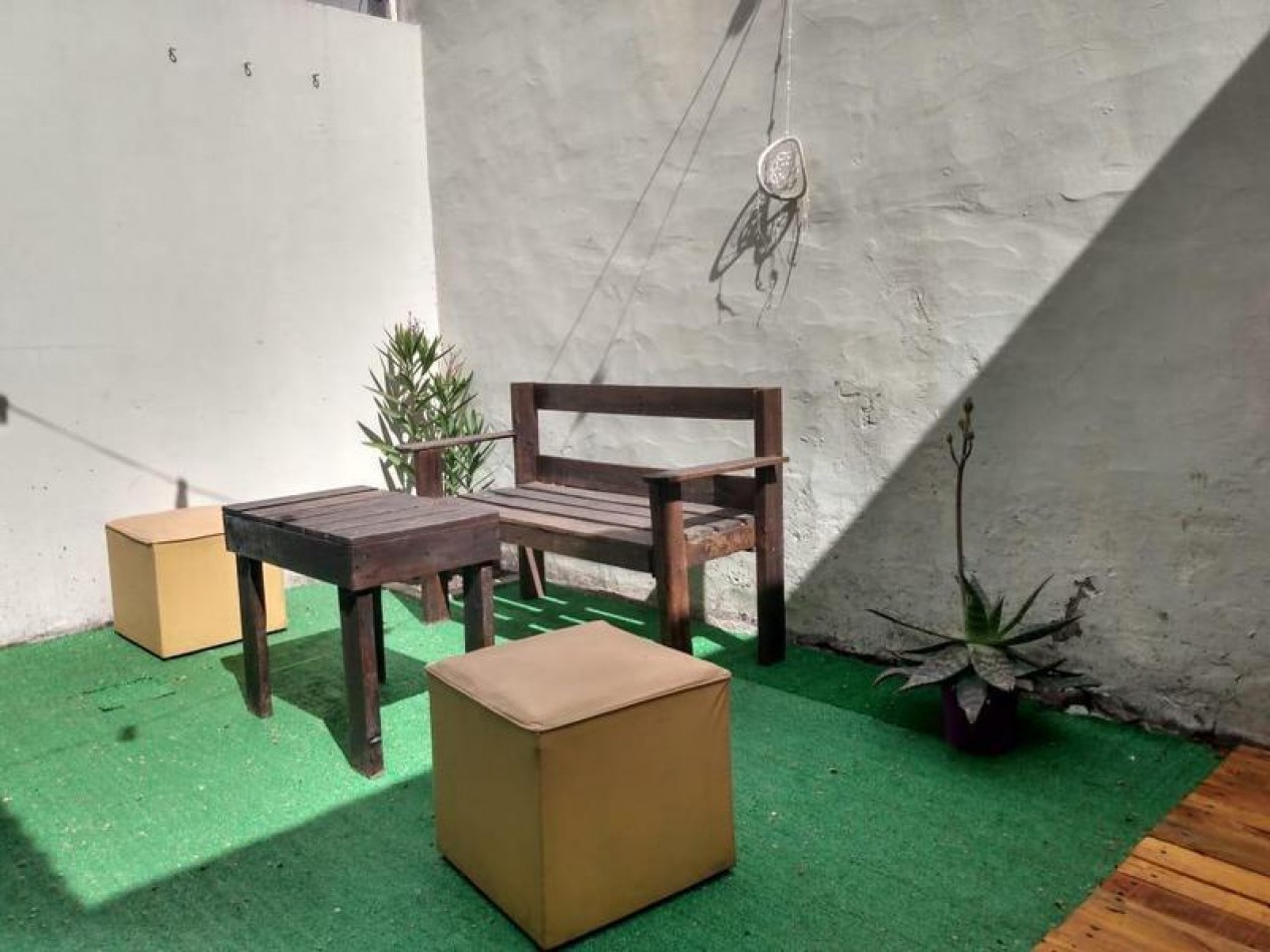 Duplex 3 amb. con patio y cochera
