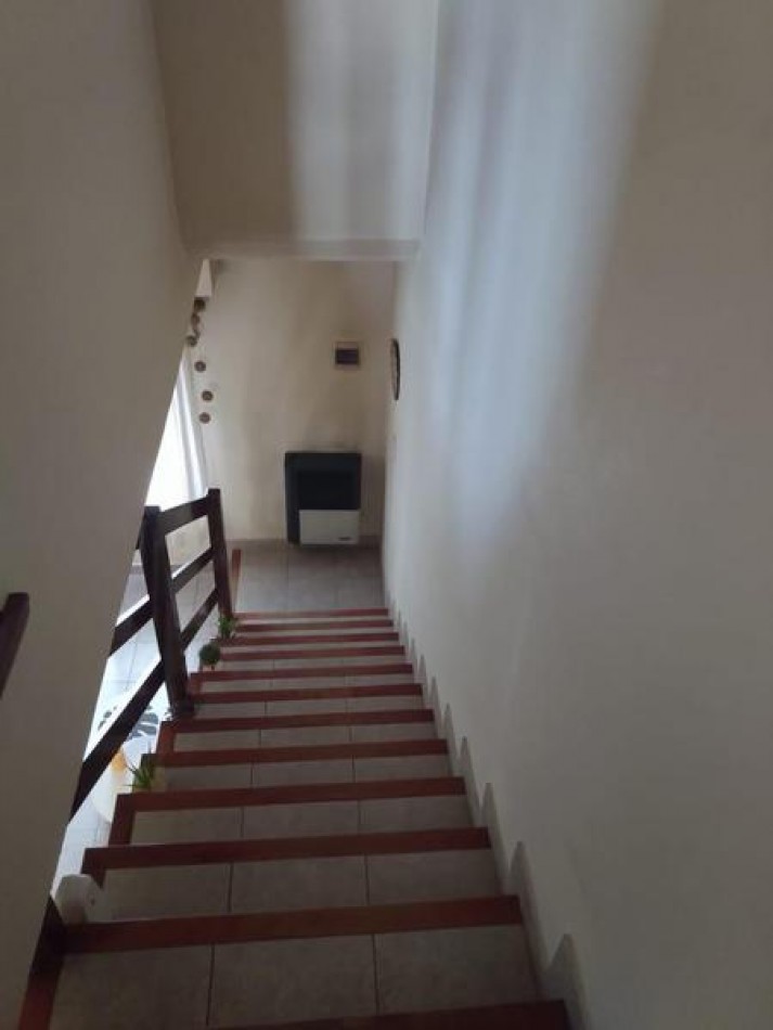 Duplex 3 amb. con patio y cochera