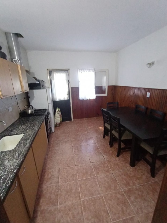 Casa de 3 amb. con parque y cochera