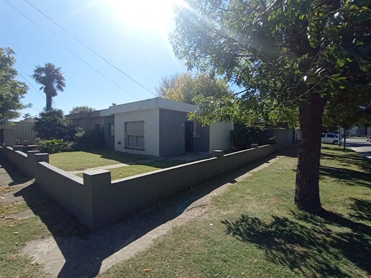 Casa de 3 amb. con parque y cochera