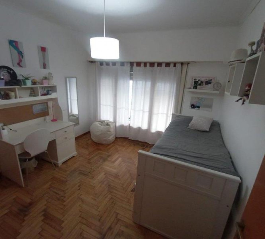 Chalet reciclado, 5 amb. con garage doble y patio 