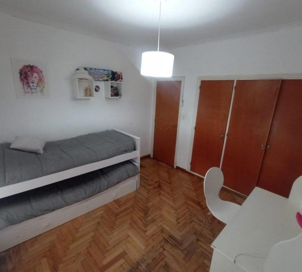 Chalet reciclado, 5 amb. con garage doble y patio 