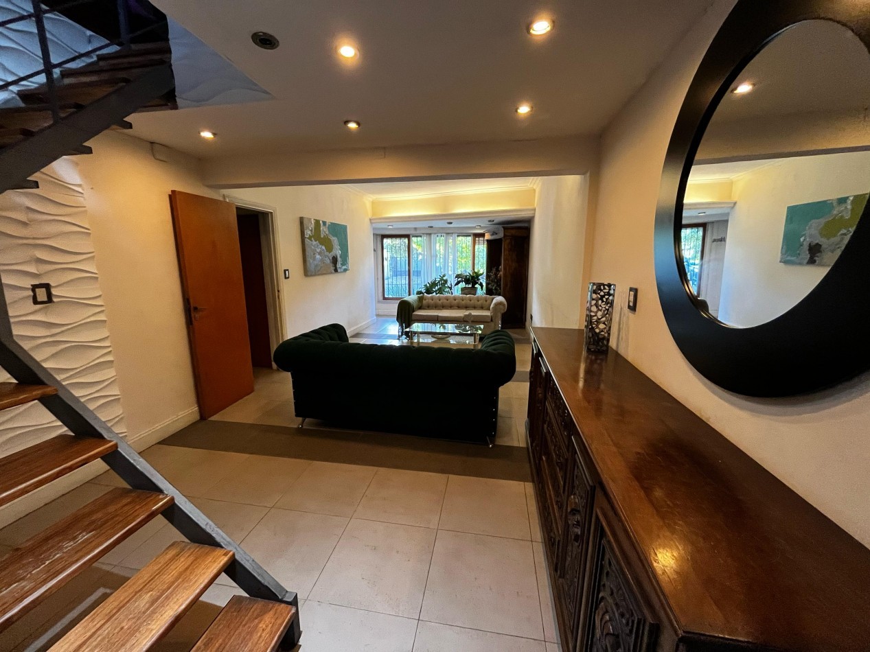 Chalet reciclado, 5 amb. con garage doble y patio 
