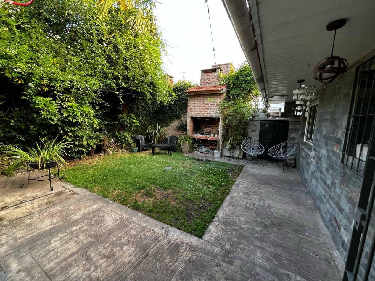 Chalet reciclado, 5 amb. con garage doble y patio 