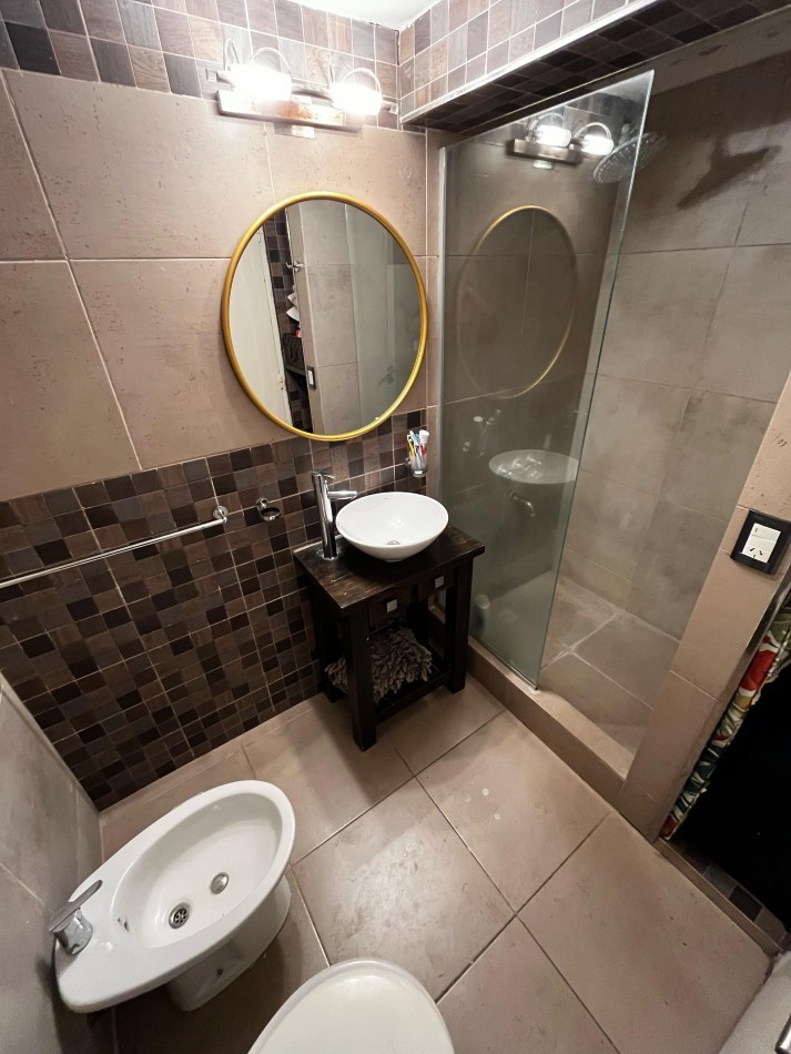 Chalet reciclado, 5 amb. con garage doble y patio 