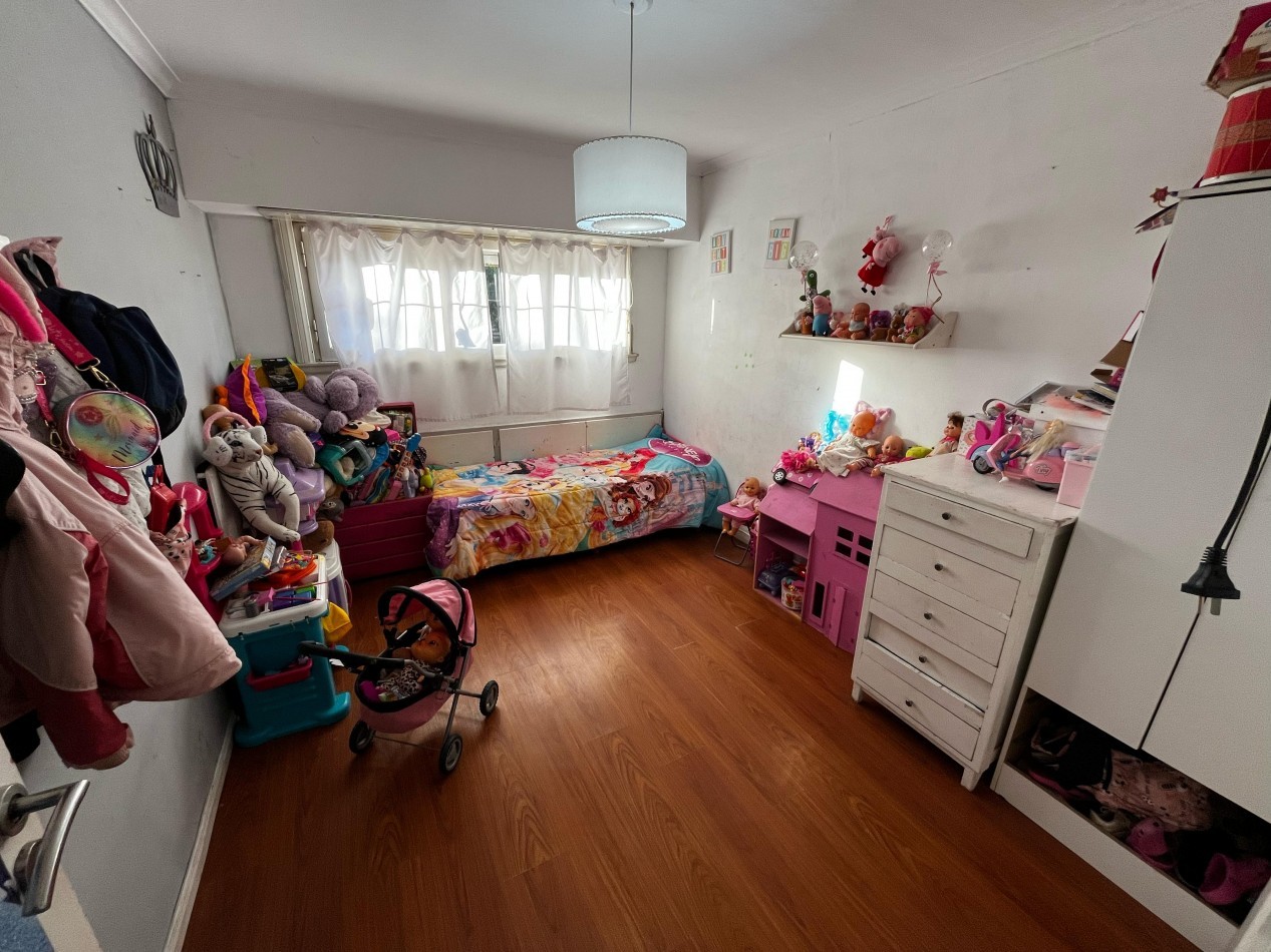 Chalet reciclado, 5 amb. con garage doble y patio 