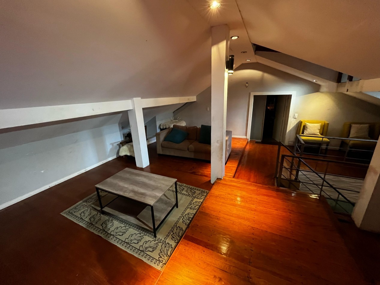 Chalet reciclado, 5 amb. con garage doble y patio 