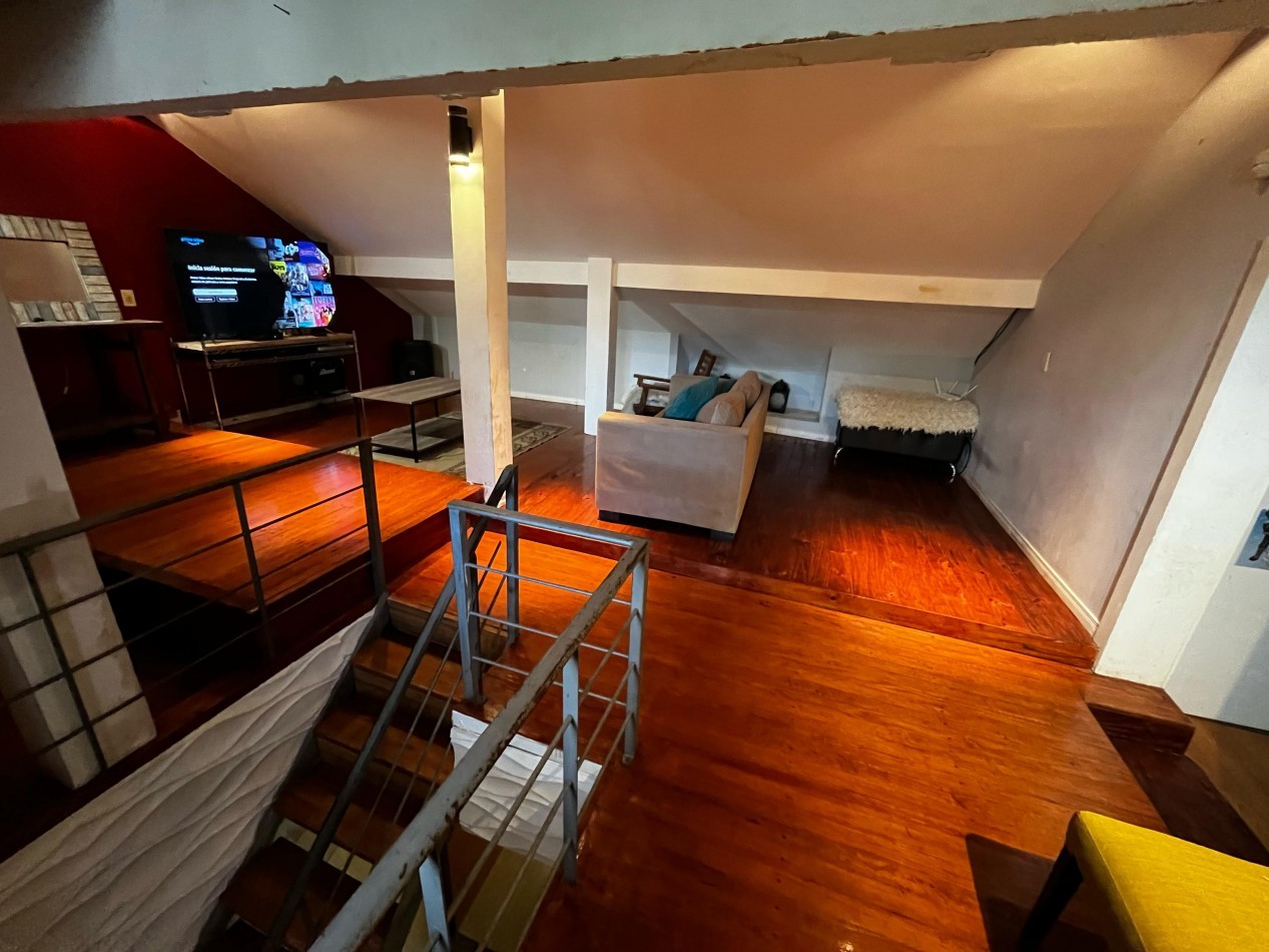 Chalet reciclado, 5 amb. con garage doble y patio 