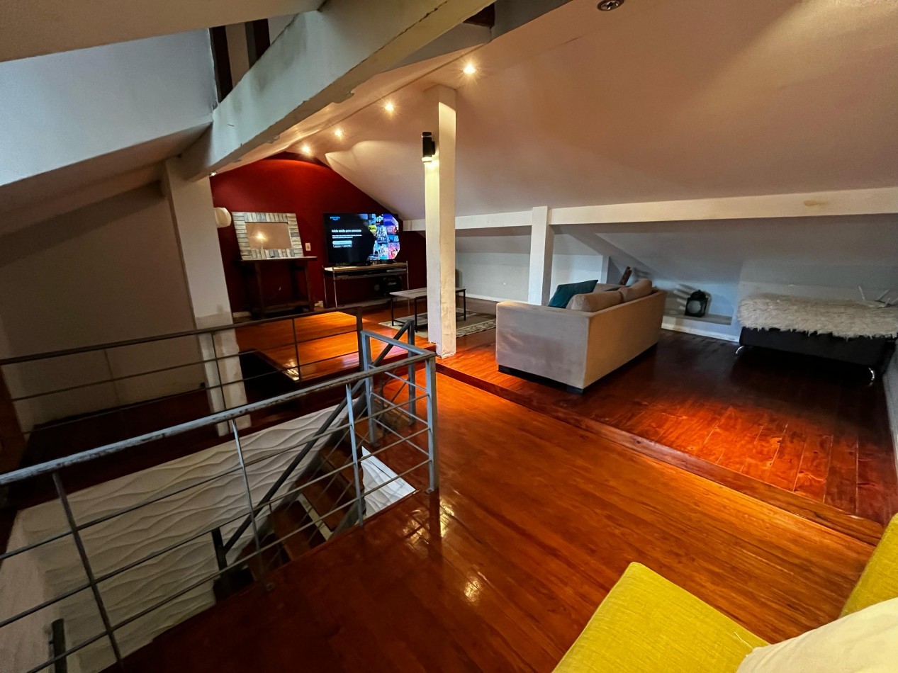 Chalet reciclado, 5 amb. con garage doble y patio 
