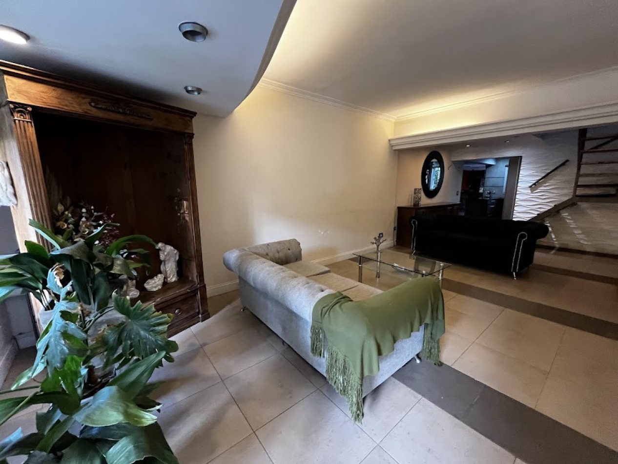 Chalet reciclado, 5 amb. con garage doble y patio 