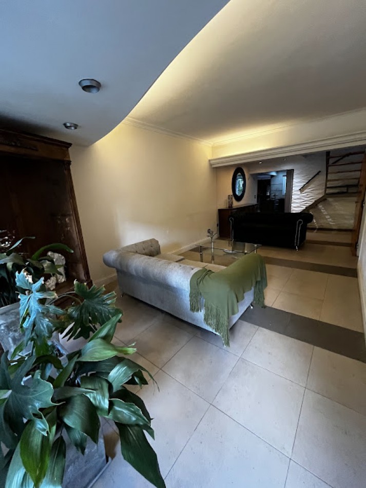 Chalet reciclado, 5 amb. con garage doble y patio 