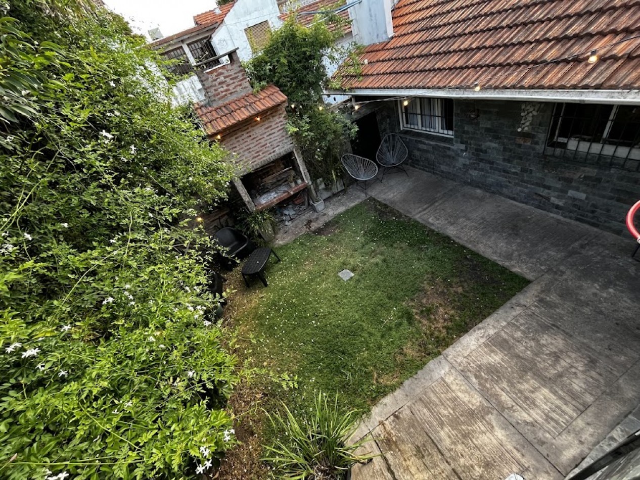 Chalet reciclado, 5 amb. con garage doble y patio 