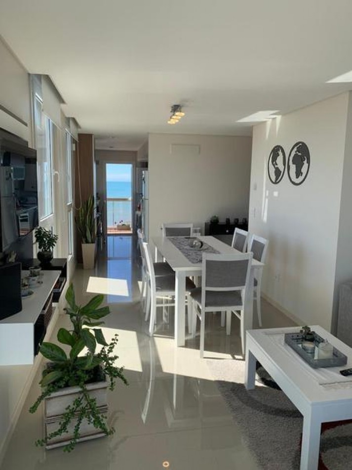 Semipiso de  3 amb . con cochera de categoria, con vista al mar. Edificio Cronos XVII