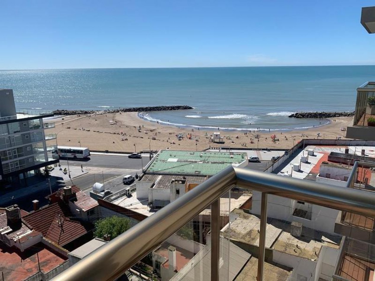 Semipiso de  3 amb . con cochera de categoria, con vista al mar. Edificio Cronos XVII