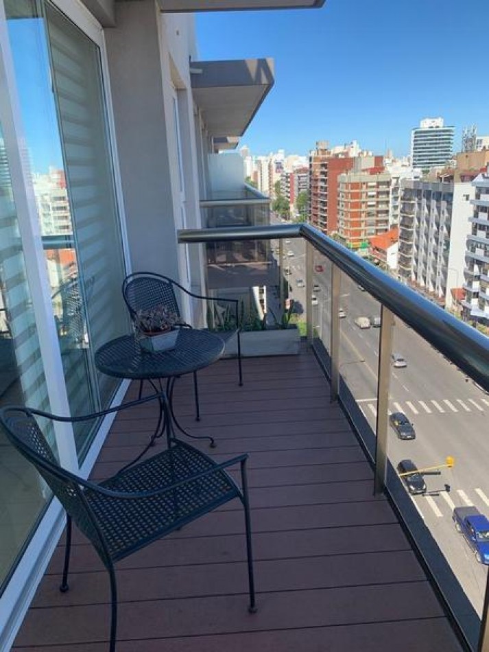 Semipiso de  3 amb . con cochera de categoria, con vista al mar. Edificio Cronos XVII