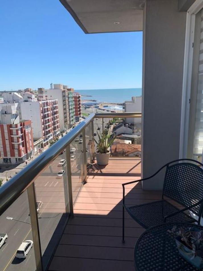 Semipiso de  3 amb . con cochera de categoria, con vista al mar. Edificio Cronos XVII