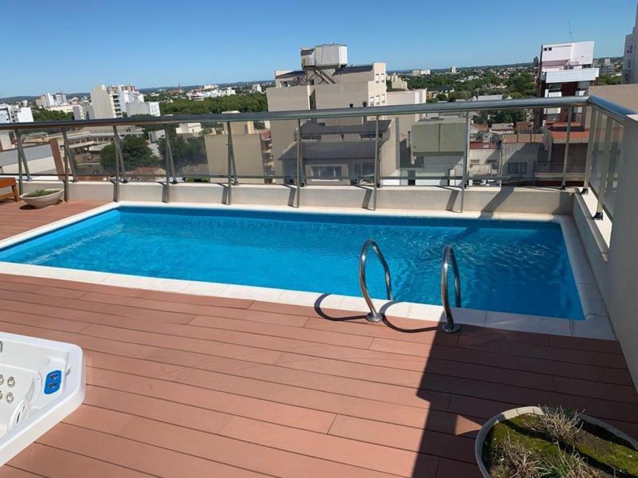 Semipiso de  3 amb . con cochera de categoria, con vista al mar. Edificio Cronos XVII