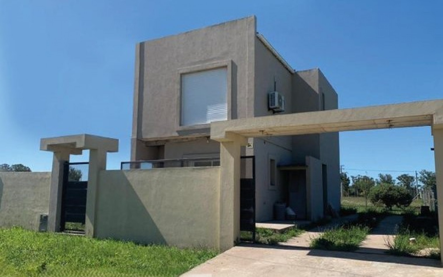 Casa Moderna 3 Amb Amplios sobre 540 m2 SANTA ELENA
