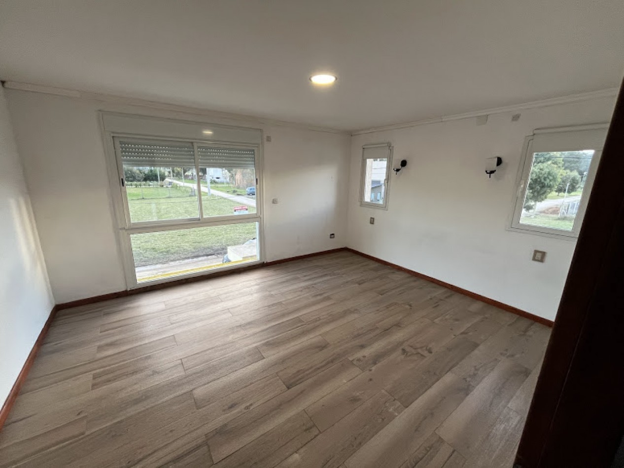 Casa Moderna 3 Amb Amplios sobre 540 m2 SANTA ELENA