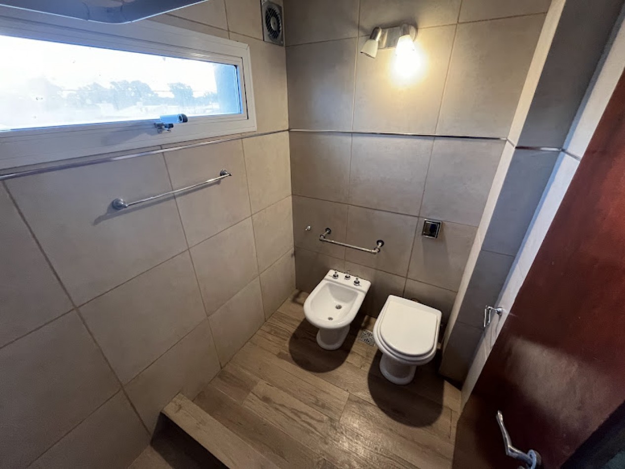 Casa Moderna 3 Amb Amplios sobre 540 m2 SANTA ELENA