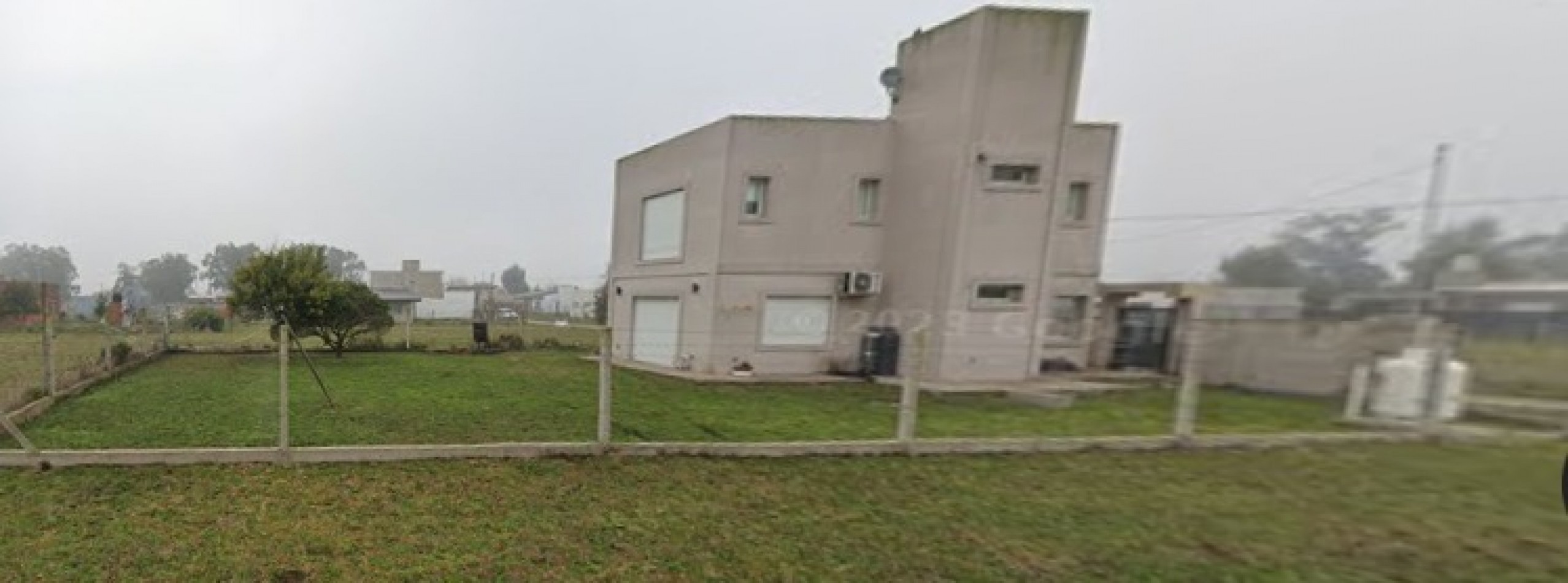 Casa Moderna 3 Amb Amplios sobre 540 m2 SANTA ELENA