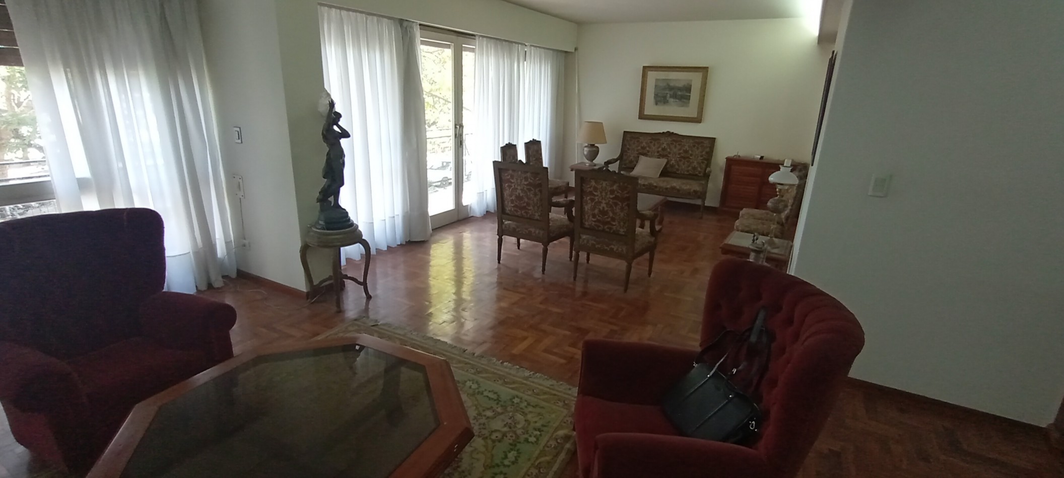Semipiso de 4 amb con balcon aterrazado cochera y baulera frente a Plaza mitre