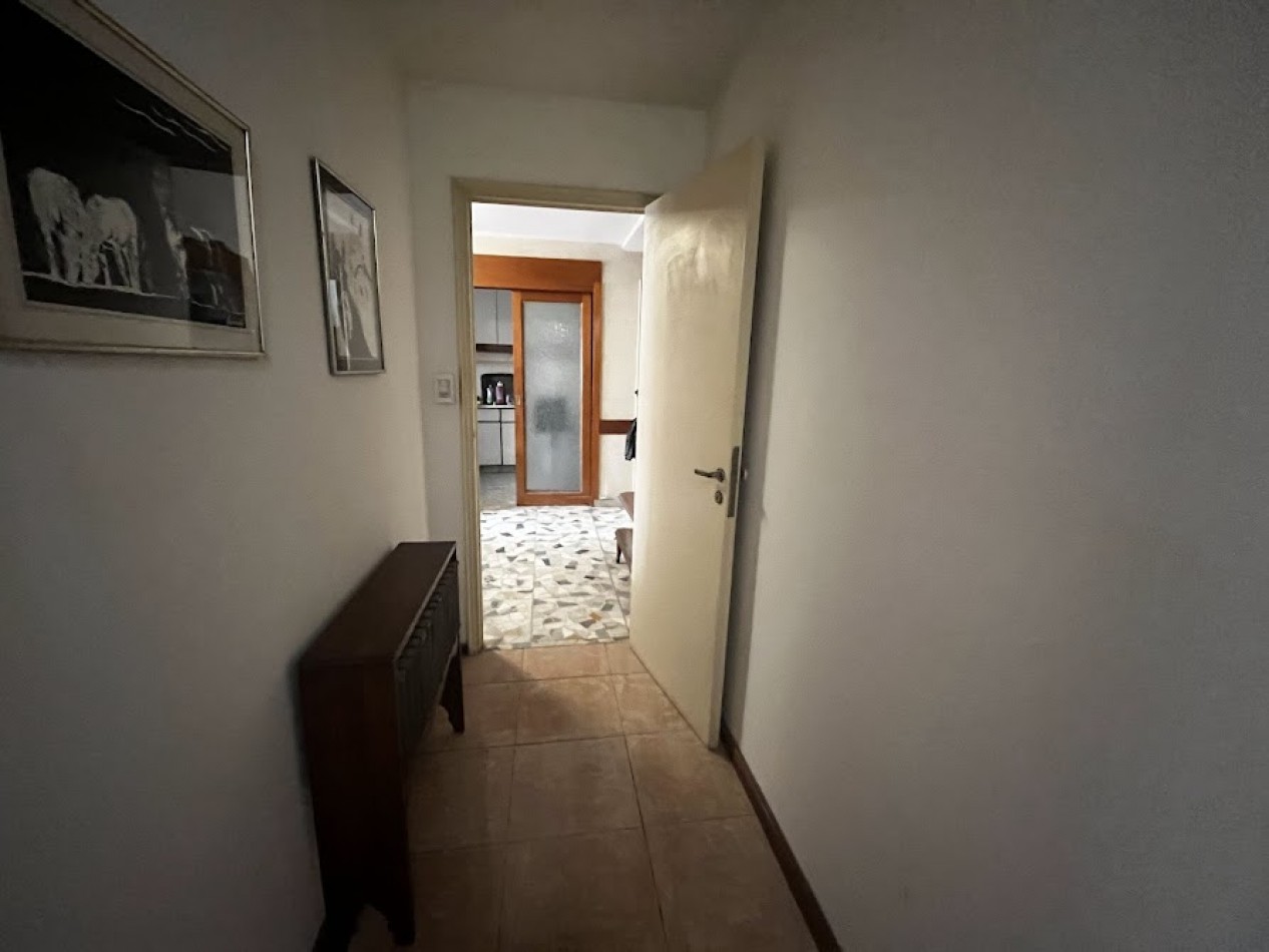 Semipiso de 4 amb con balcon aterrazado cochera y baulera frente a Plaza mitre