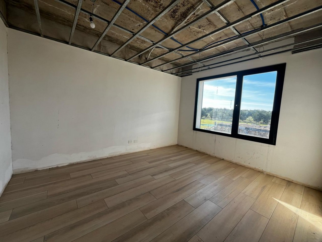 Exclusiva Propiedad en Construccion Avanzada en Barrio Privado