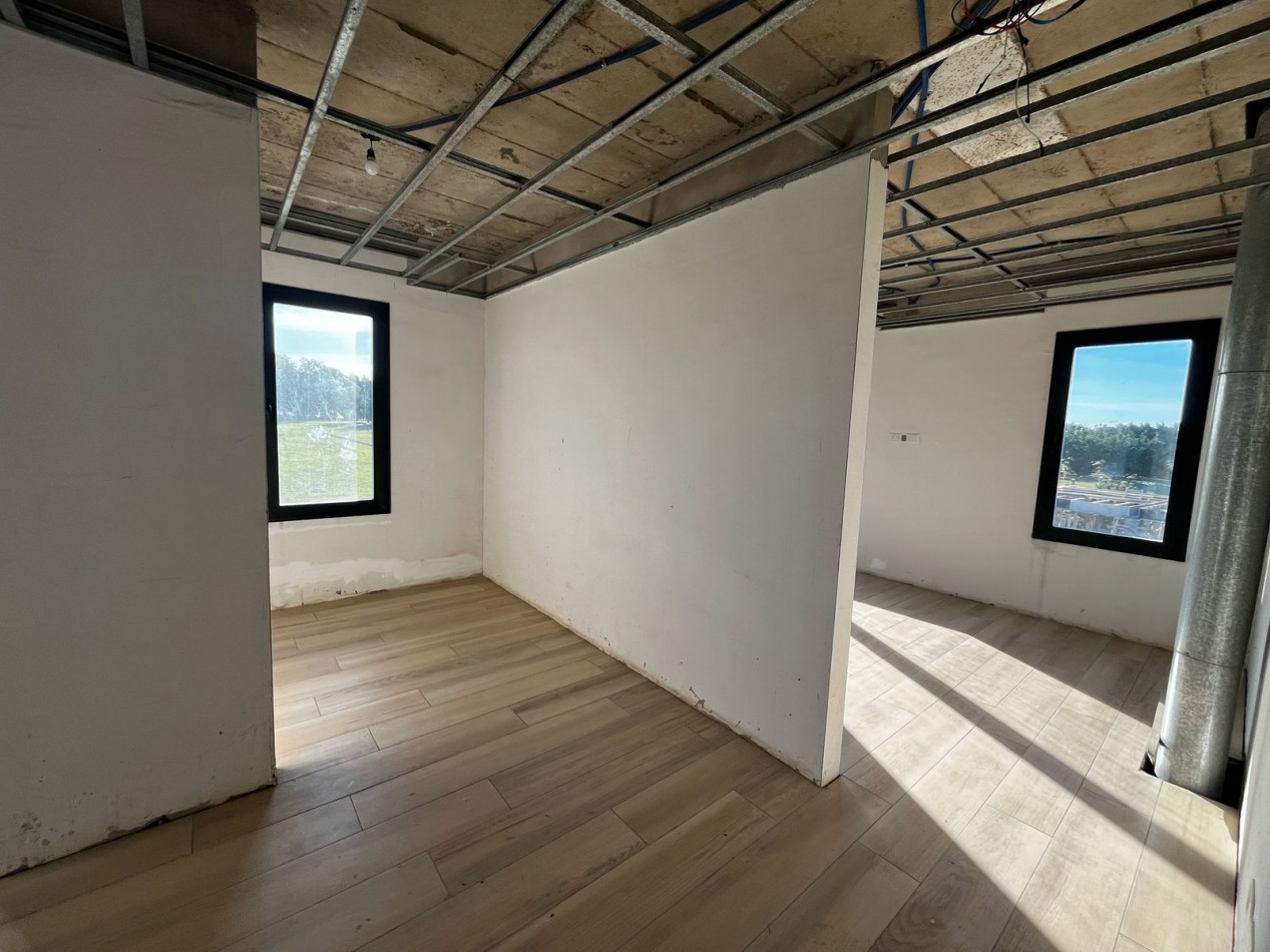 Exclusiva Propiedad en Construccion Avanzada en Barrio Privado