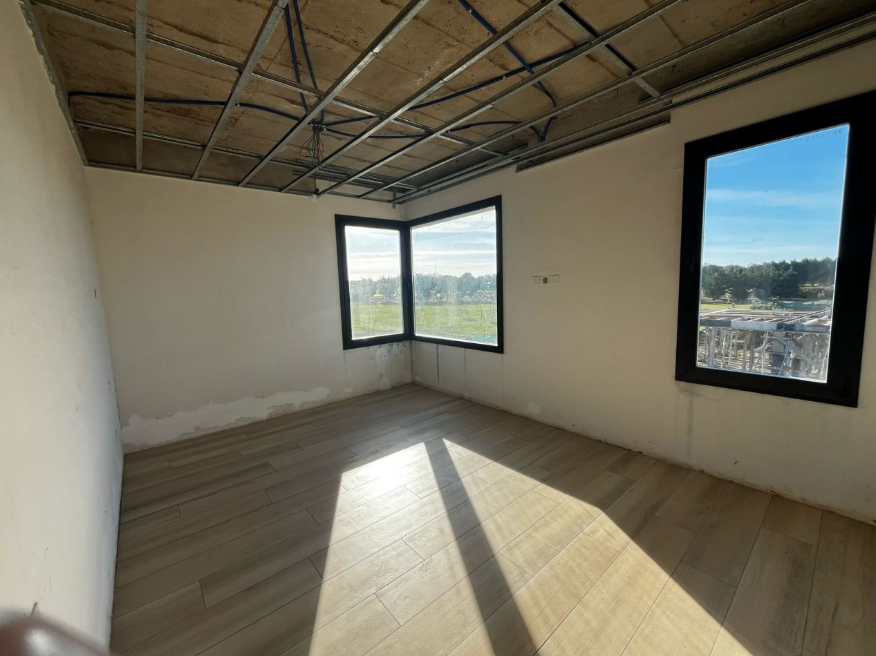 Exclusiva Propiedad en Construccion Avanzada en Barrio Privado