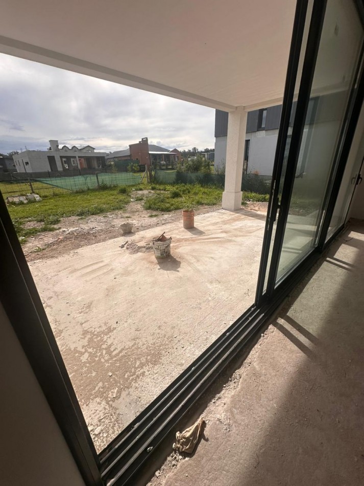 Exclusiva Propiedad en Casonas del Haras - 3 Dormitorios, Amplio Parque y Gran Calidad Constructiva