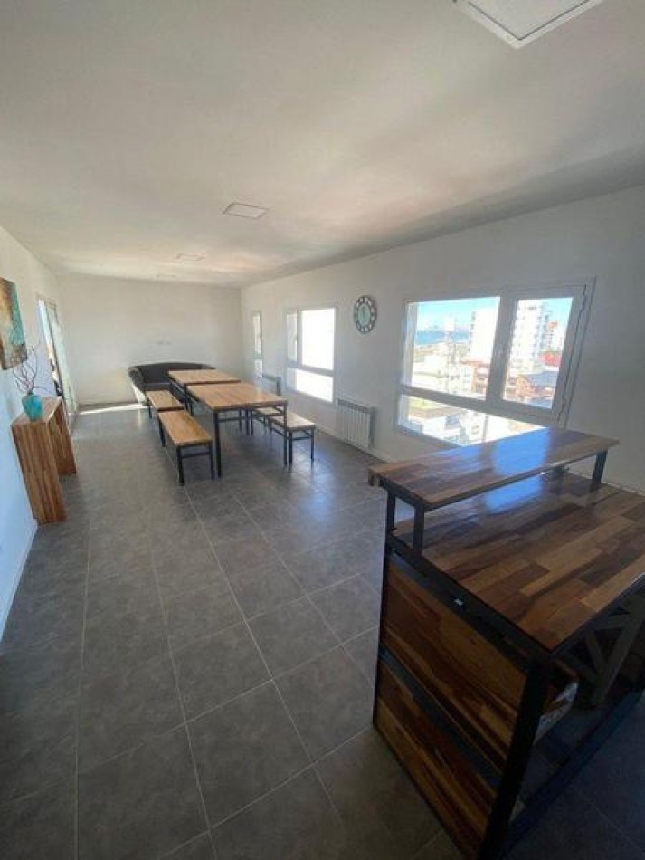 Semipiso de 2 ambientes a estrenar con vista al mar. Zona norte
