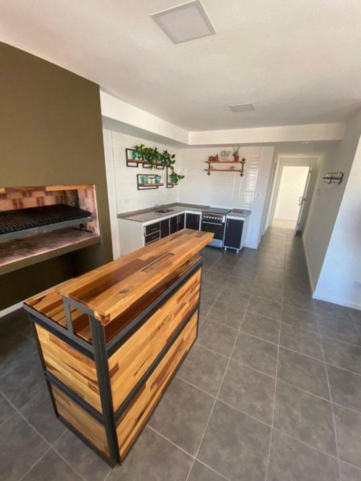 Semipiso de 2 ambientes a estrenar con vista al mar. Zona norte