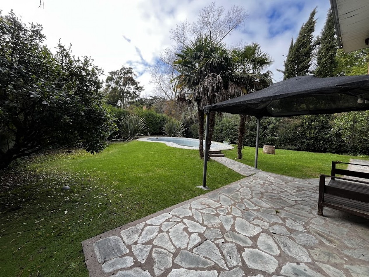 Venta Chalet  5 amb. con piscina y parque - El Grosellar - USD 190.000