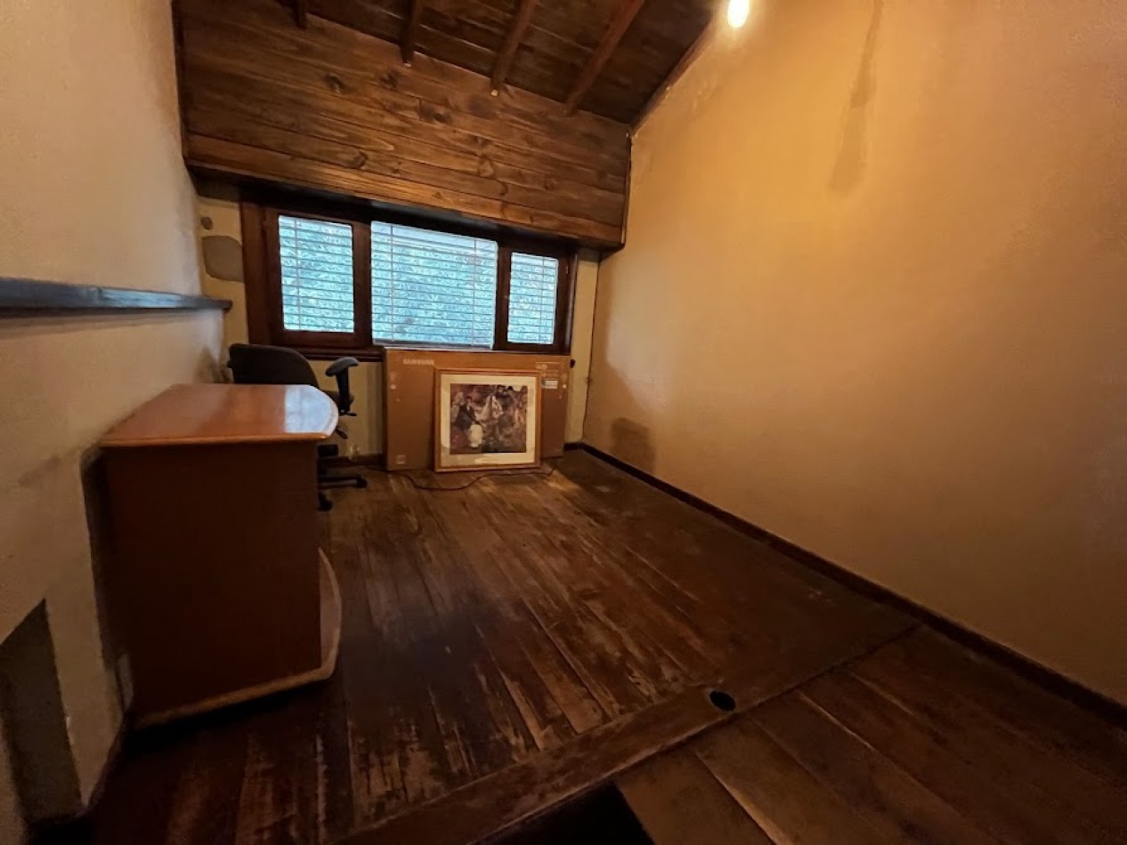 Venta Chalet  5 amb. con piscina y parque - El Grosellar - USD 190.000