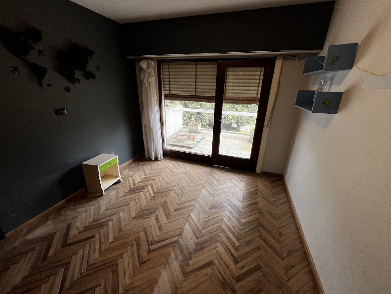 Venta Chalet  5 amb. con piscina y parque - El Grosellar - USD 190.000
