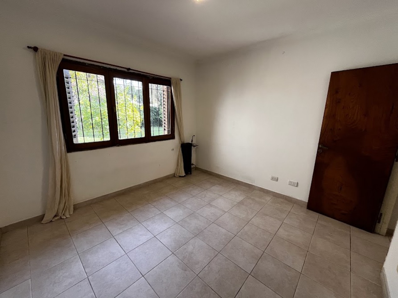 ALQUILER 24 MESES Oportunidad unica en Barrio Constitucion - Chalet en dos plantas