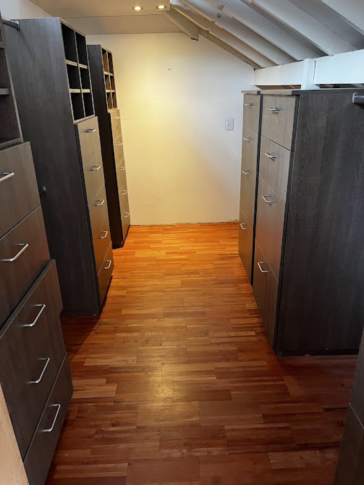 ALQUILER 24 MESES Oportunidad unica en Barrio Constitucion - Chalet en dos plantas
