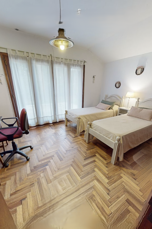 Chalet Tradicional sobre Lote de 914 m² - 3 Dormitorios y Quincho-Bosque P . Ramos