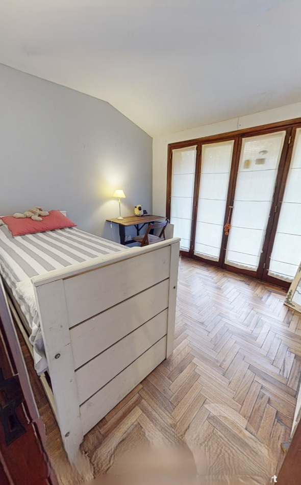 Chalet Tradicional sobre Lote de 914 m² - 3 Dormitorios y Quincho-Bosque P . Ramos