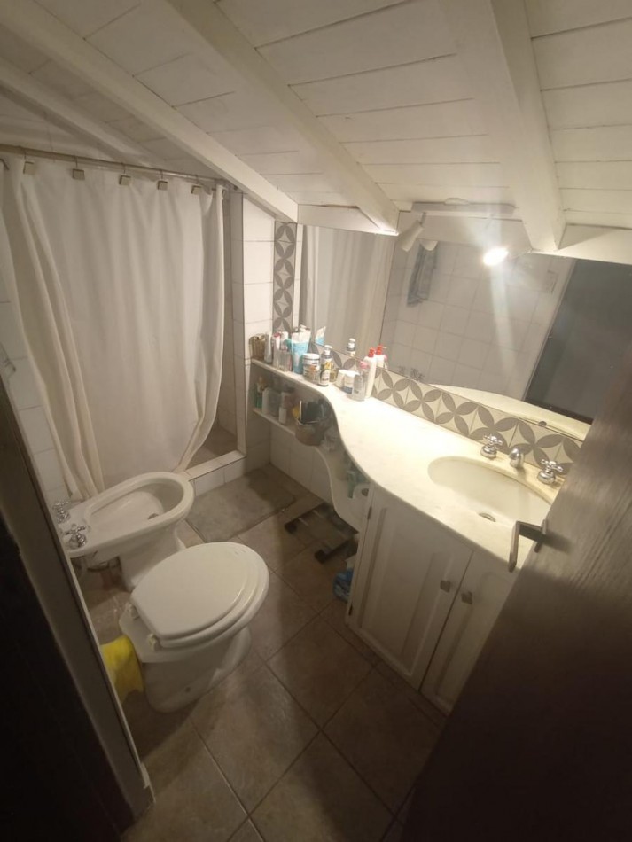 Chalet Tradicional sobre Lote de 914 m² - 3 Dormitorios y Quincho-Bosque P . Ramos