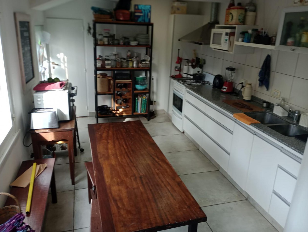 Chalet Tradicional sobre Lote de 914 m² - 3 Dormitorios y Quincho-Bosque P . Ramos