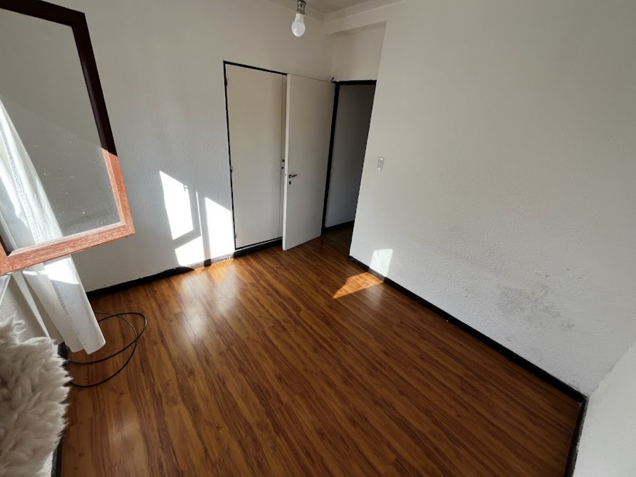 Departamento 2 amb al frente con balcon - La perla APTO CREDITO