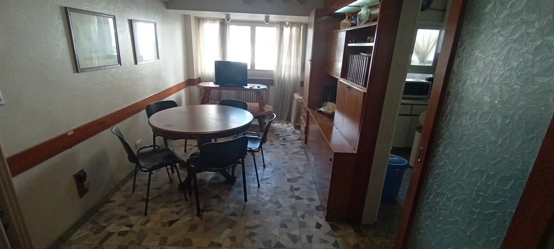 Piso frente a Plaza Mitre - 4 amb con balcon aterrazado -cochera - baulera 