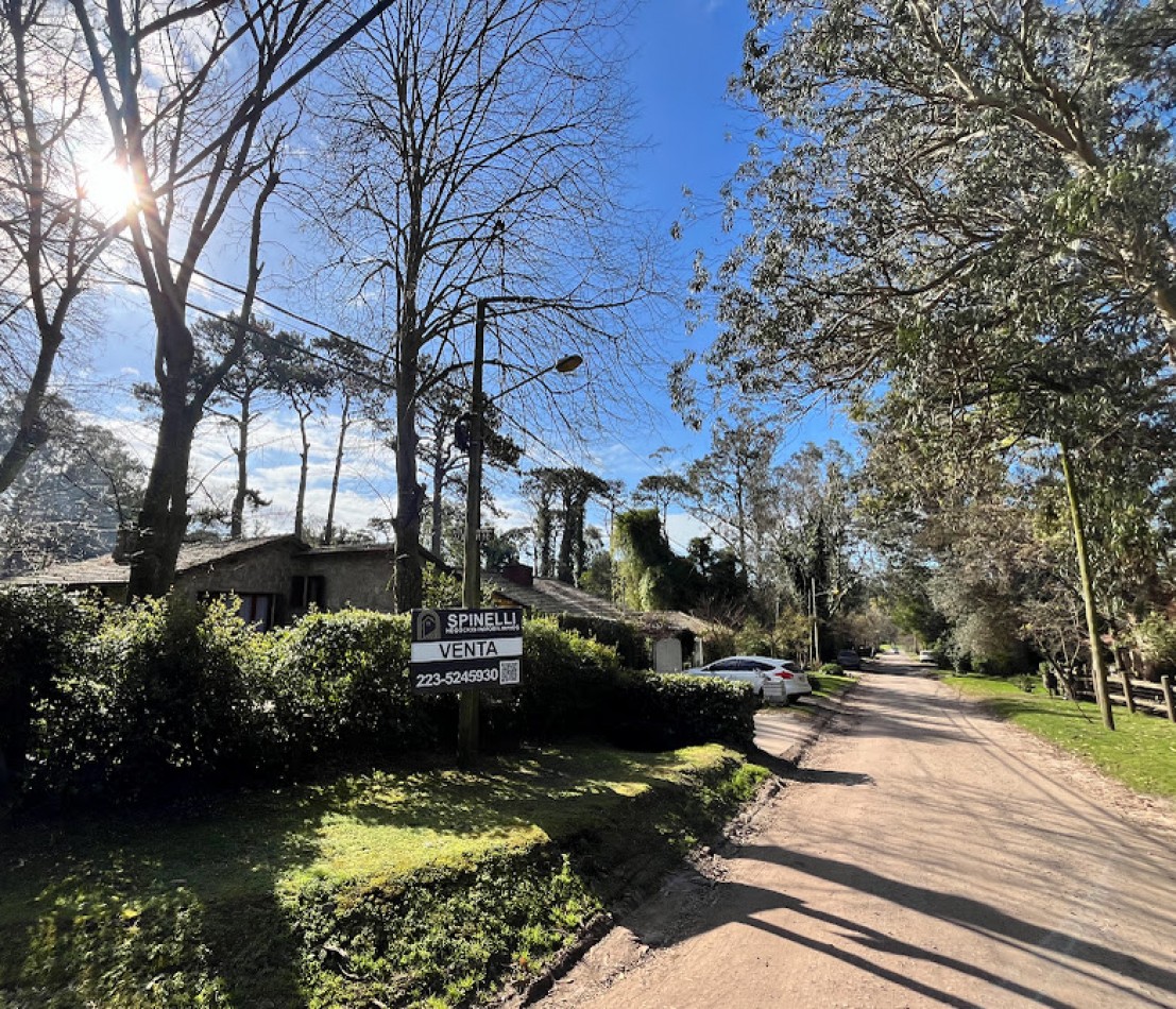 Chalet Tradicional sobre Lote de 914 m² - 3 Dormitorios y Quincho-Bosque P . Ramos