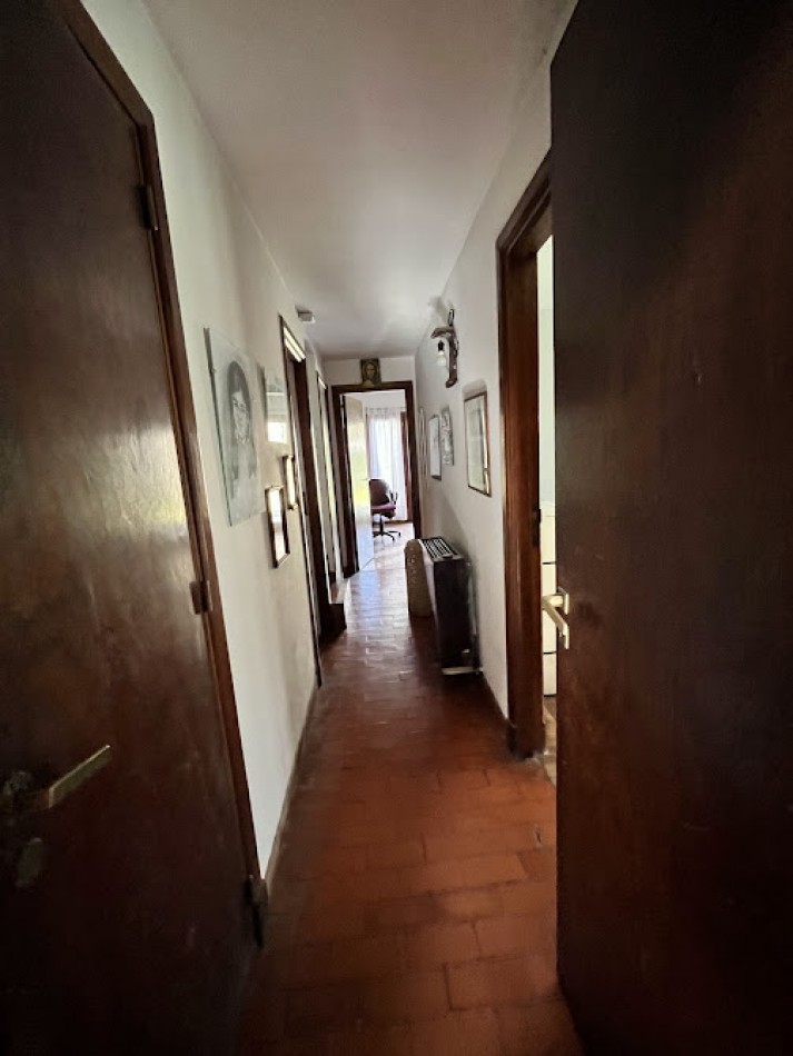 Chalet Tradicional sobre Lote de 914 m² - 3 Dormitorios y Quincho-Bosque P . Ramos